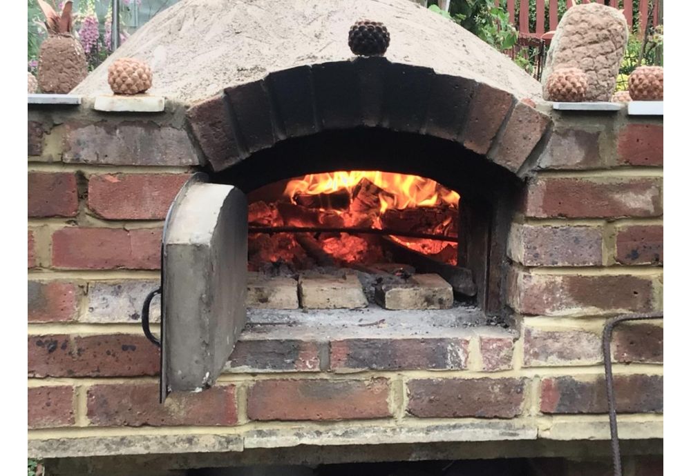 Använd vedeldad pizzaugn på rätt sätt